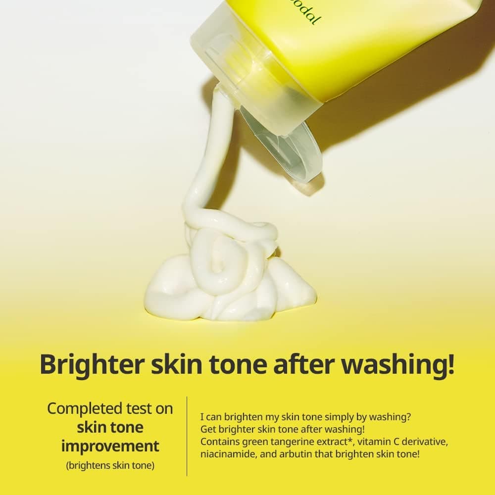 Green Tangerine Vita C Cleansing Foam 3